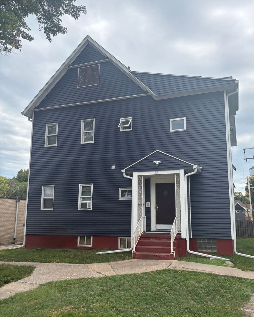 Peoria Apartment: 1209 N North St