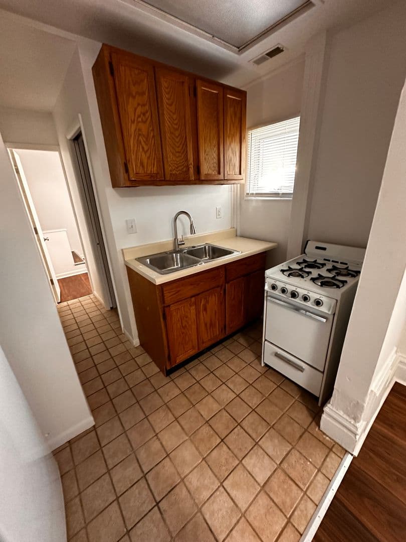 Peoria Apartment: 1209 N North St