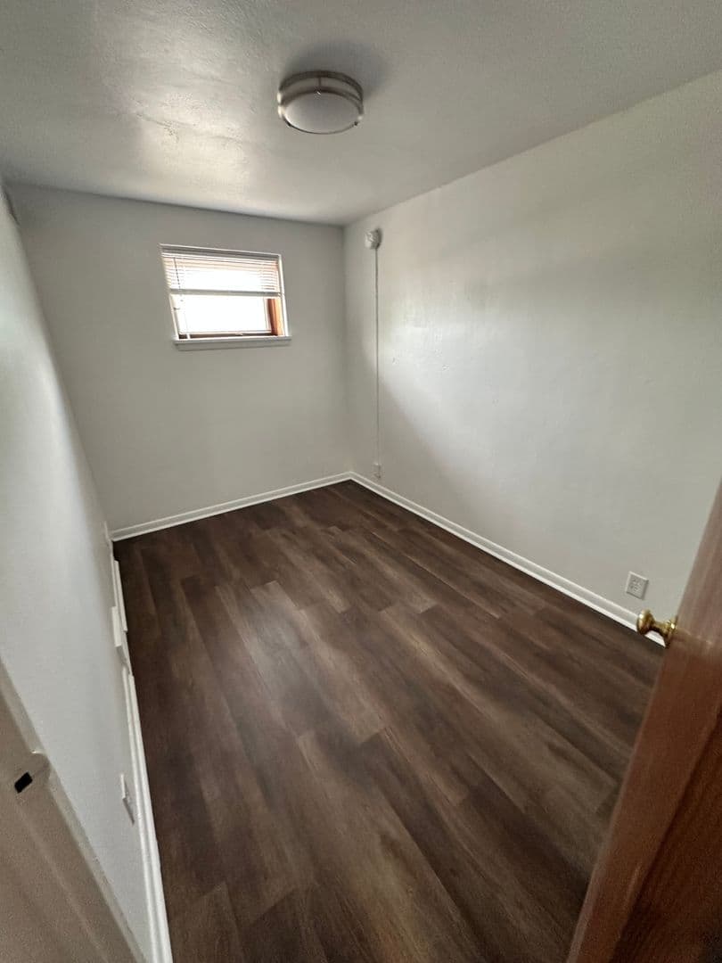 Peoria Apartment: 1209 N North St