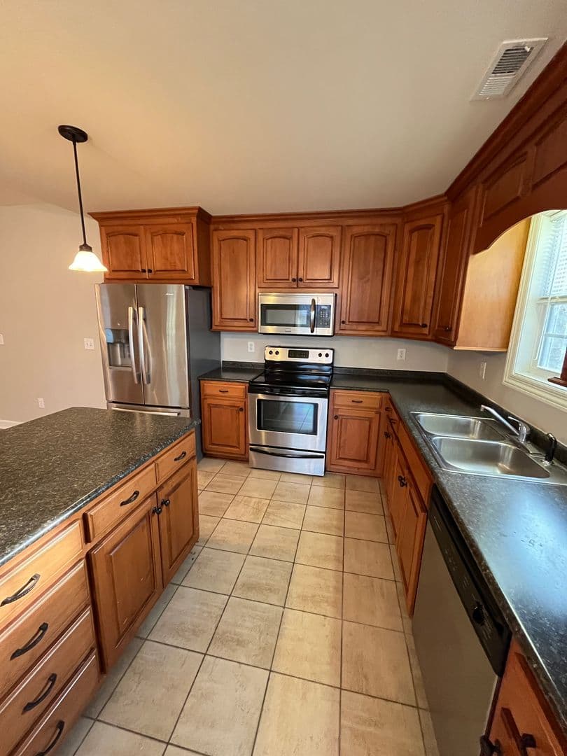 New Market House: 117 Hubert Rd