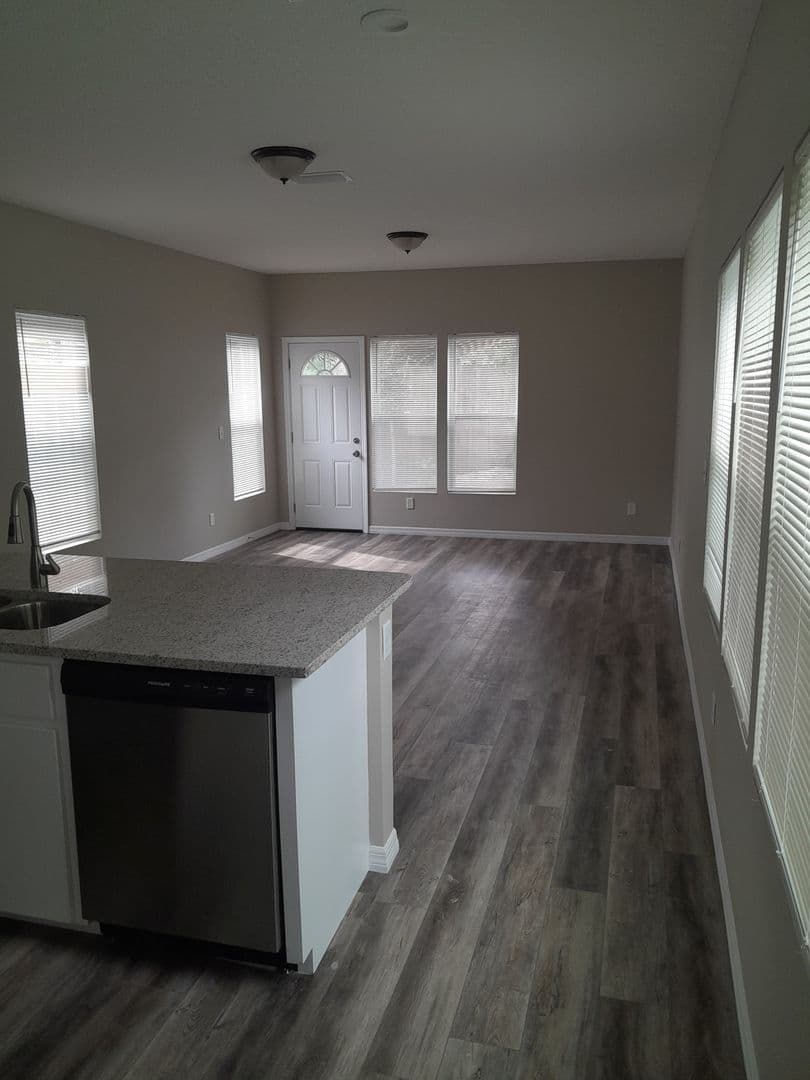 Jacksonville House: 8938 Galveston