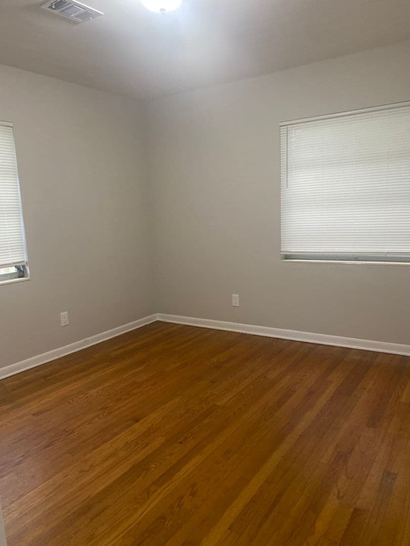 Jacksonville House: 2841 Justina Rd