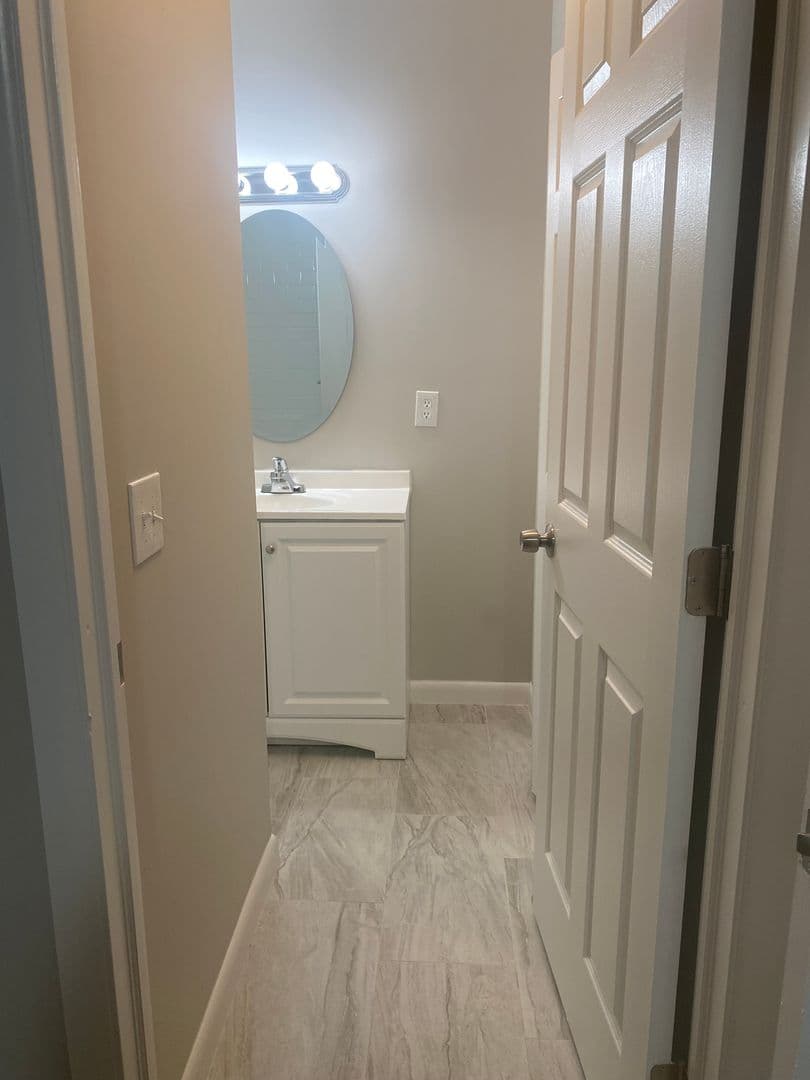 Jacksonville House: 2841 Justina Rd