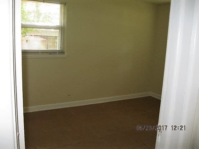 Jacksonville House: 7926 Hare Avenue