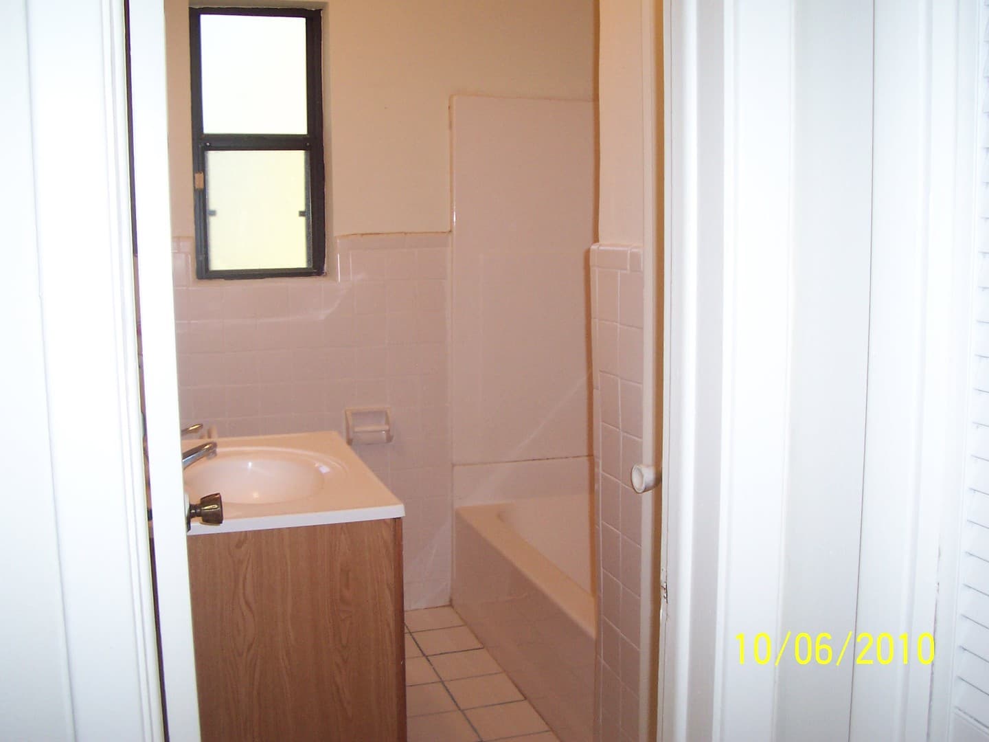 Jacksonville House: 1822 Ector Road