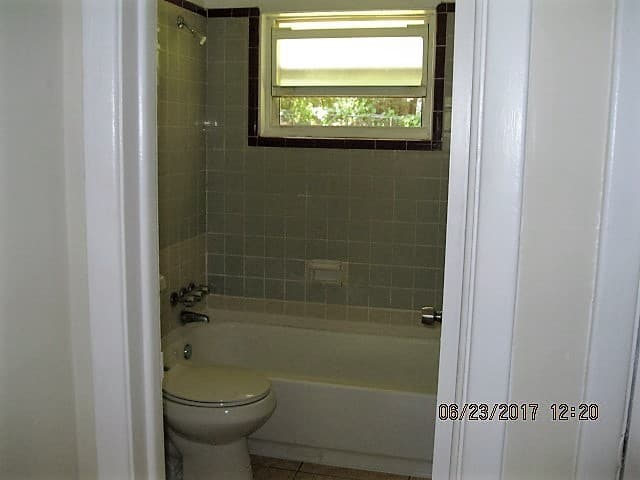 Jacksonville House: 7926 Hare Avenue