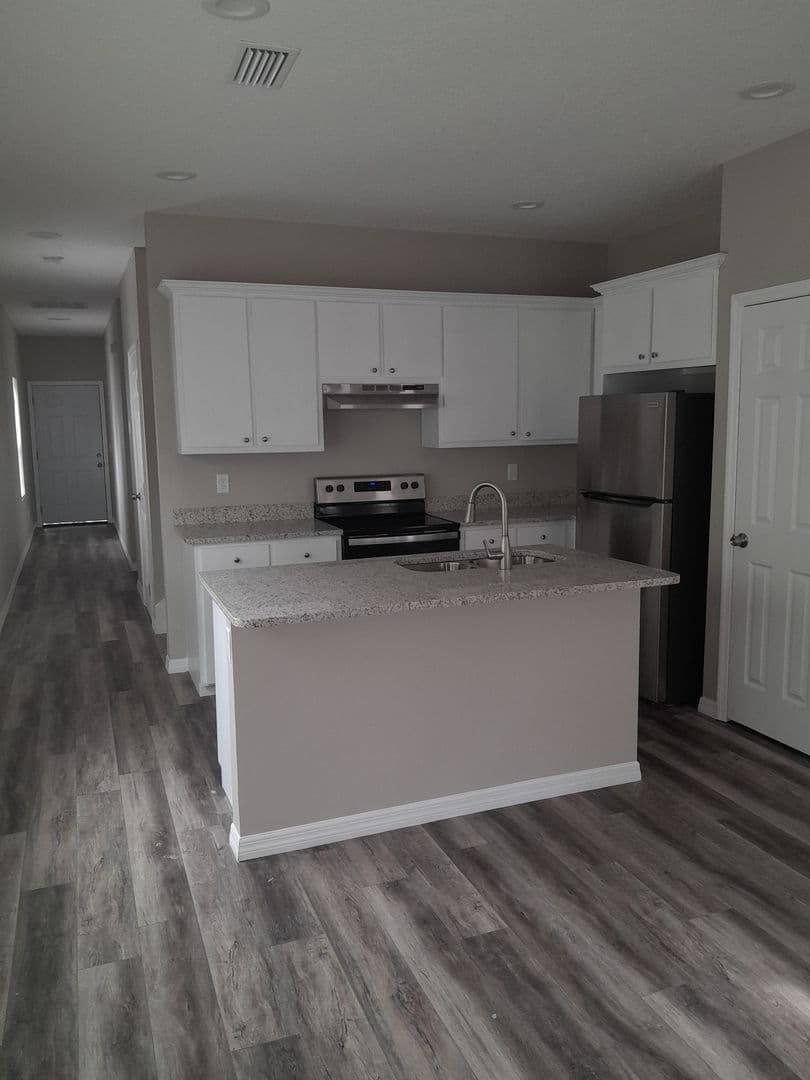 Jacksonville House: 8938 Galveston