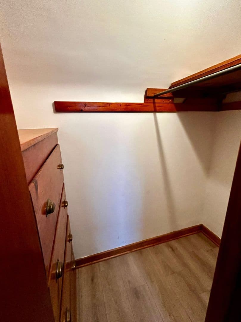 Buffalo Apartment: 23 Mariemont Ave., Floor 3