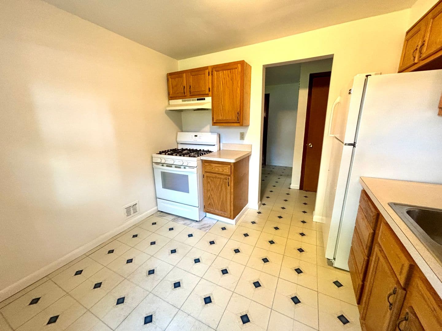 Buffalo Apartment: 44 Latona Ct.
