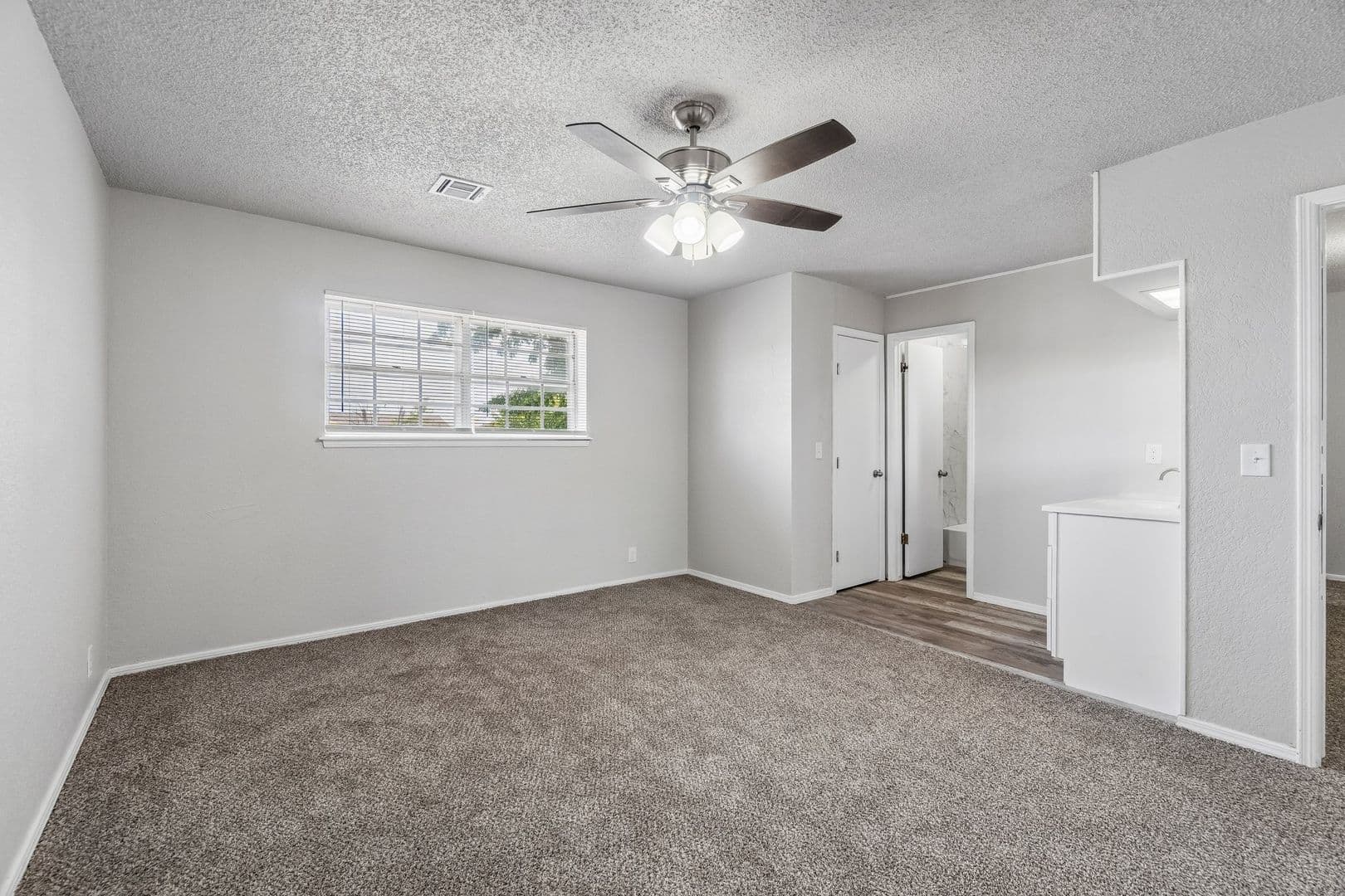 Edmond Apartment: Wynn Circle 3508/3510