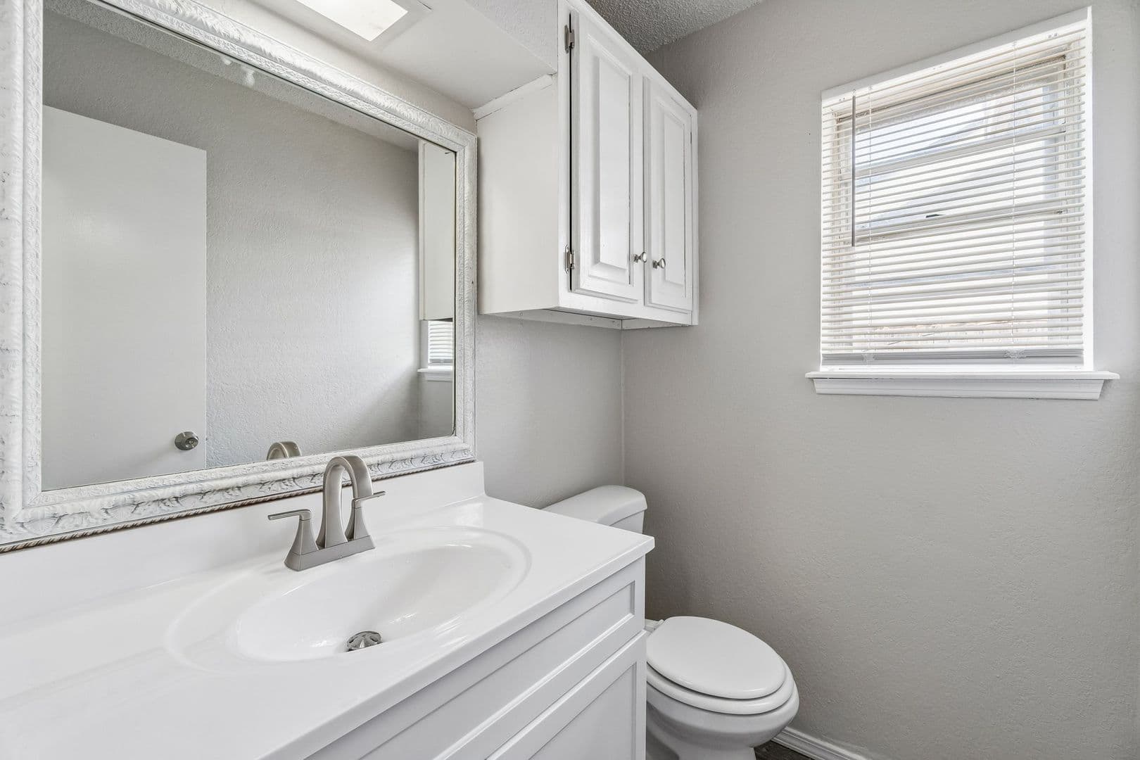 Edmond Apartment: Wynn Circle 3508/3510