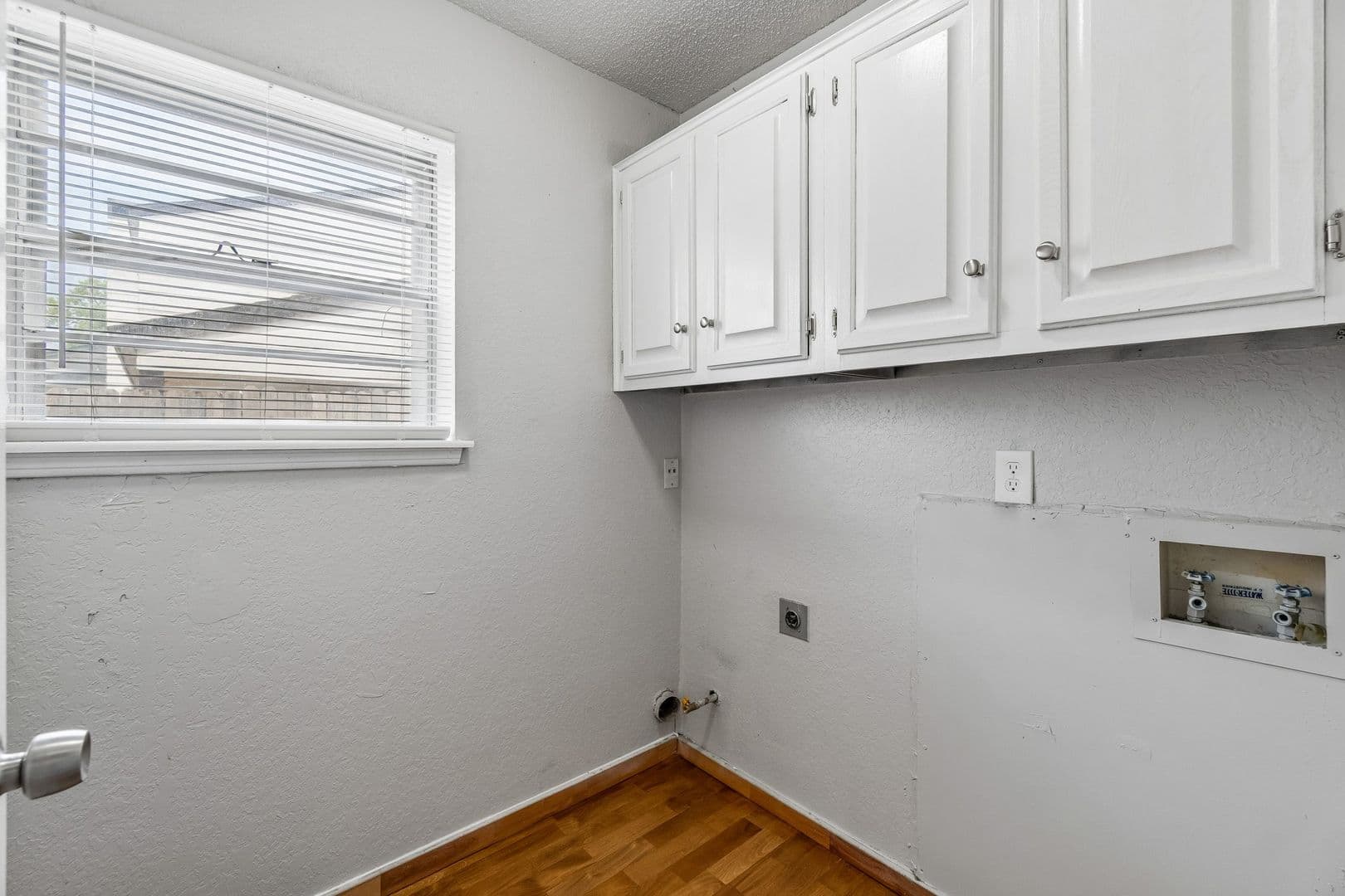 Edmond Apartment: Wynn Circle 3508/3510