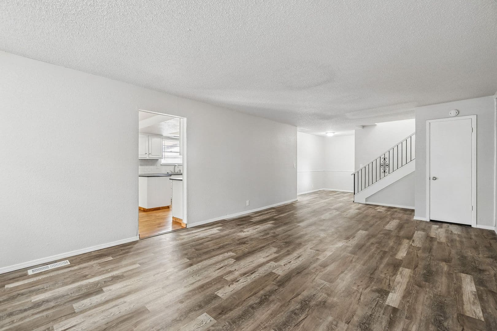 Edmond Apartment: Wynn Circle 3508/3510