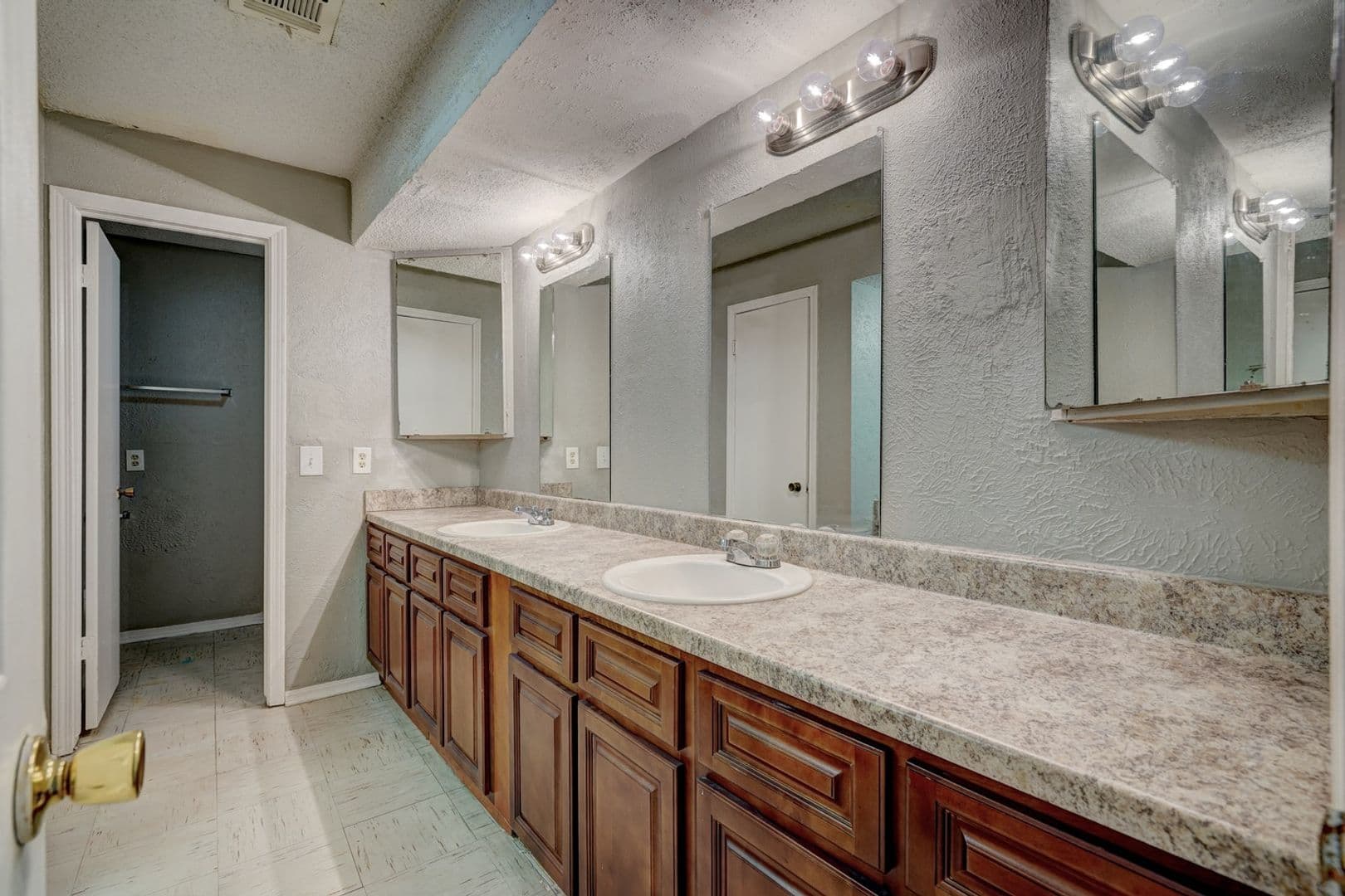 Midwest City Apartment: Bradfred Street 3815/3817