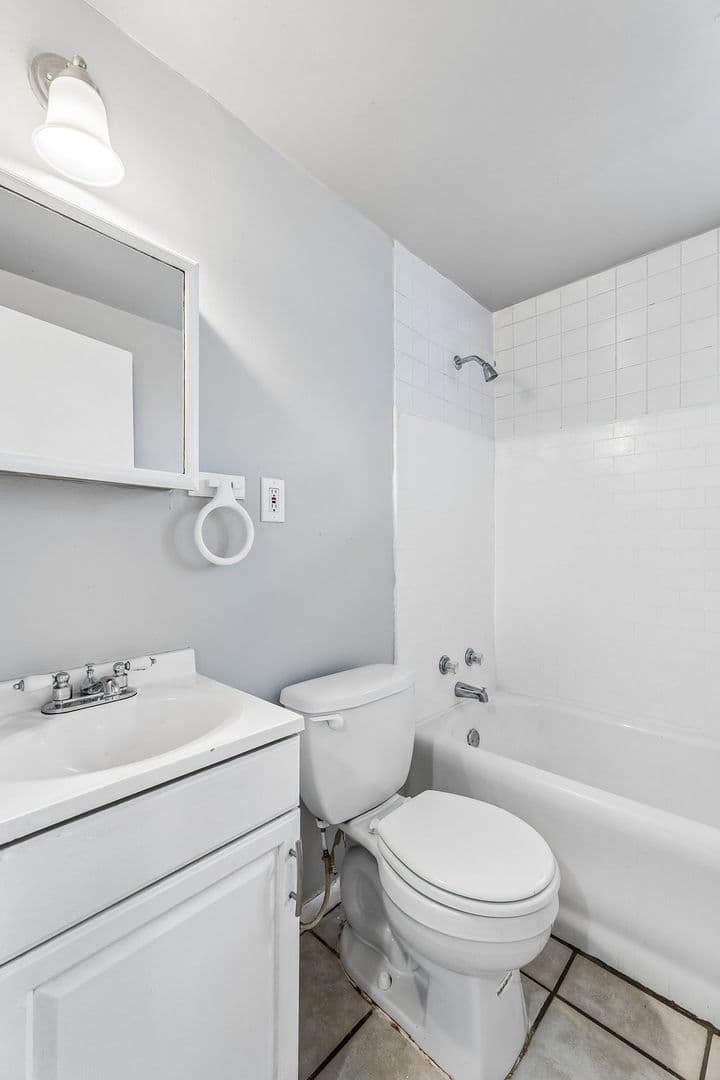 Oklahoma city Apartment: 518 nw 12th st