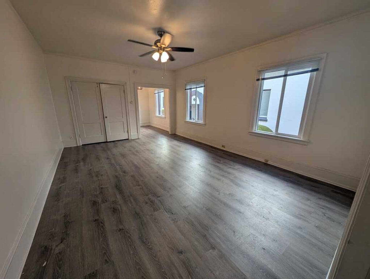 Portland Apartment: 1650 SE Hawthorne Blvd