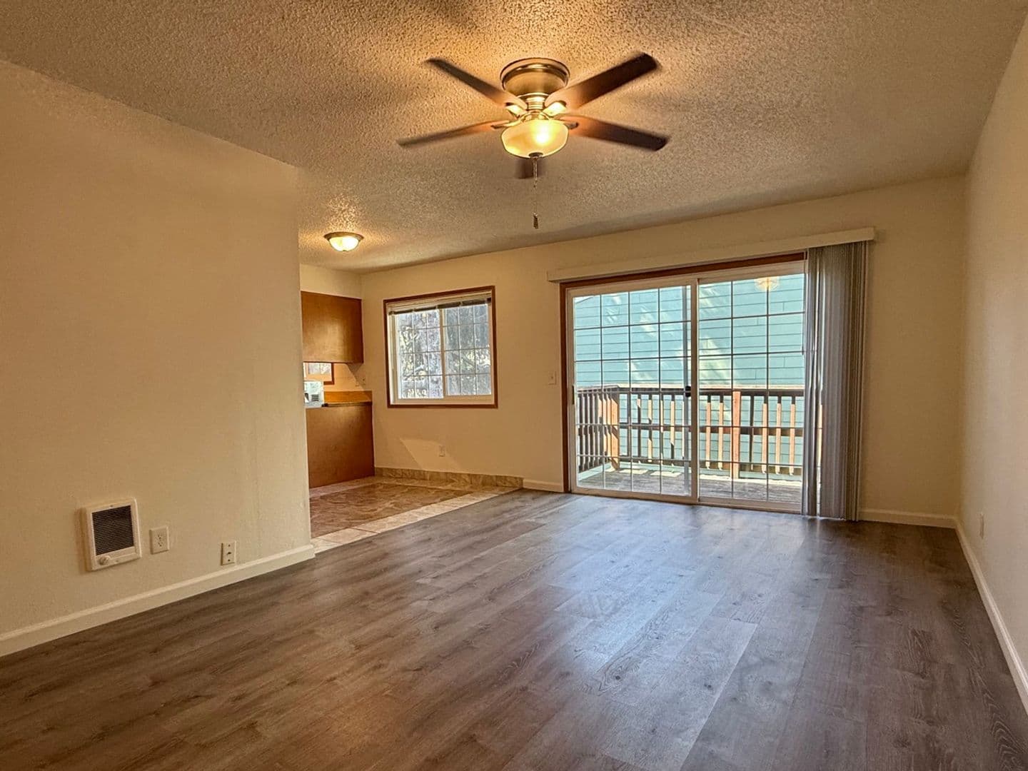 Portland Apartment: SE 40th Ave, 97202