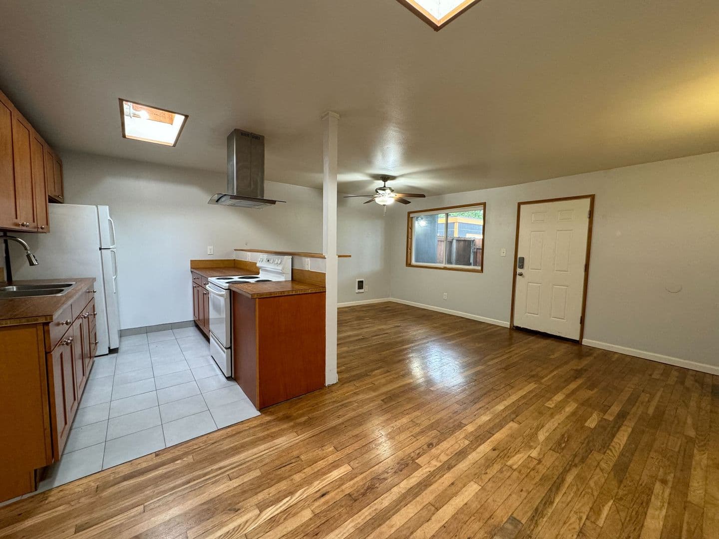 Portland Apartment: SE 27th Ave