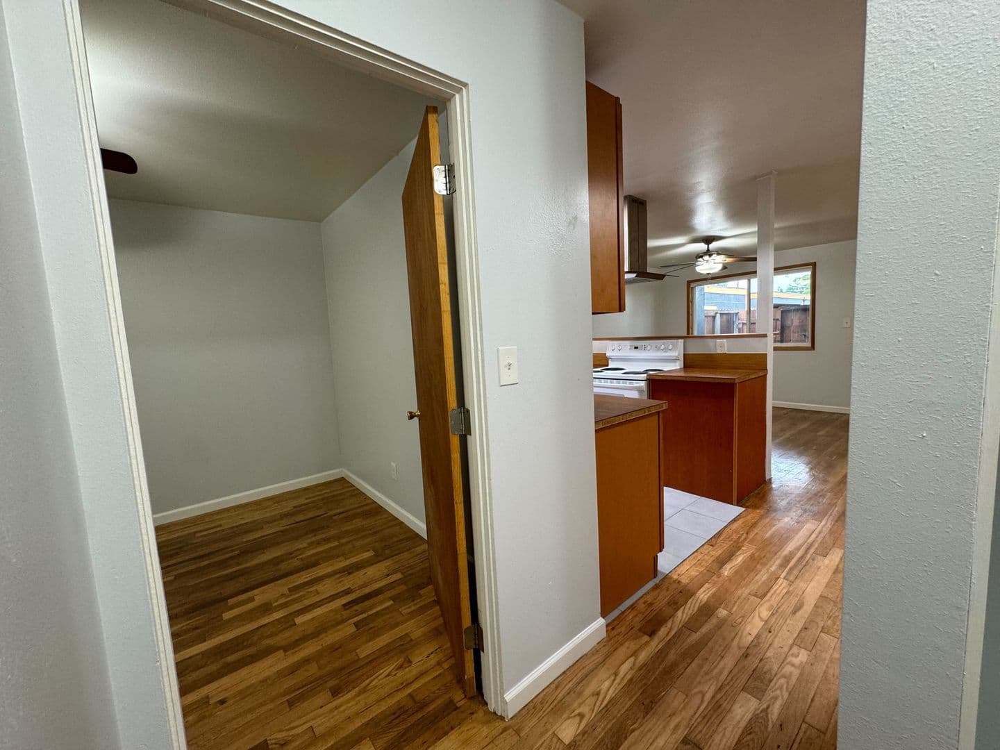 Portland Apartment: SE 27th Ave