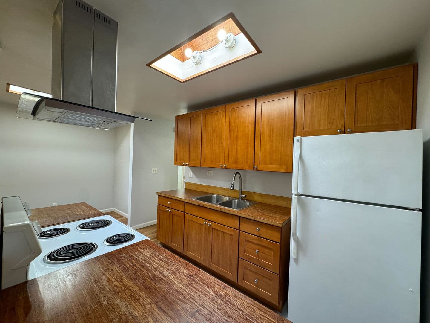 Portland Apartment: SE 27th Ave