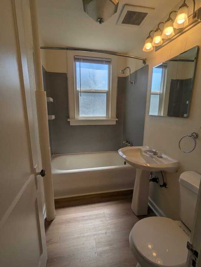 Portland Apartment: 2138 NE Halsey St.