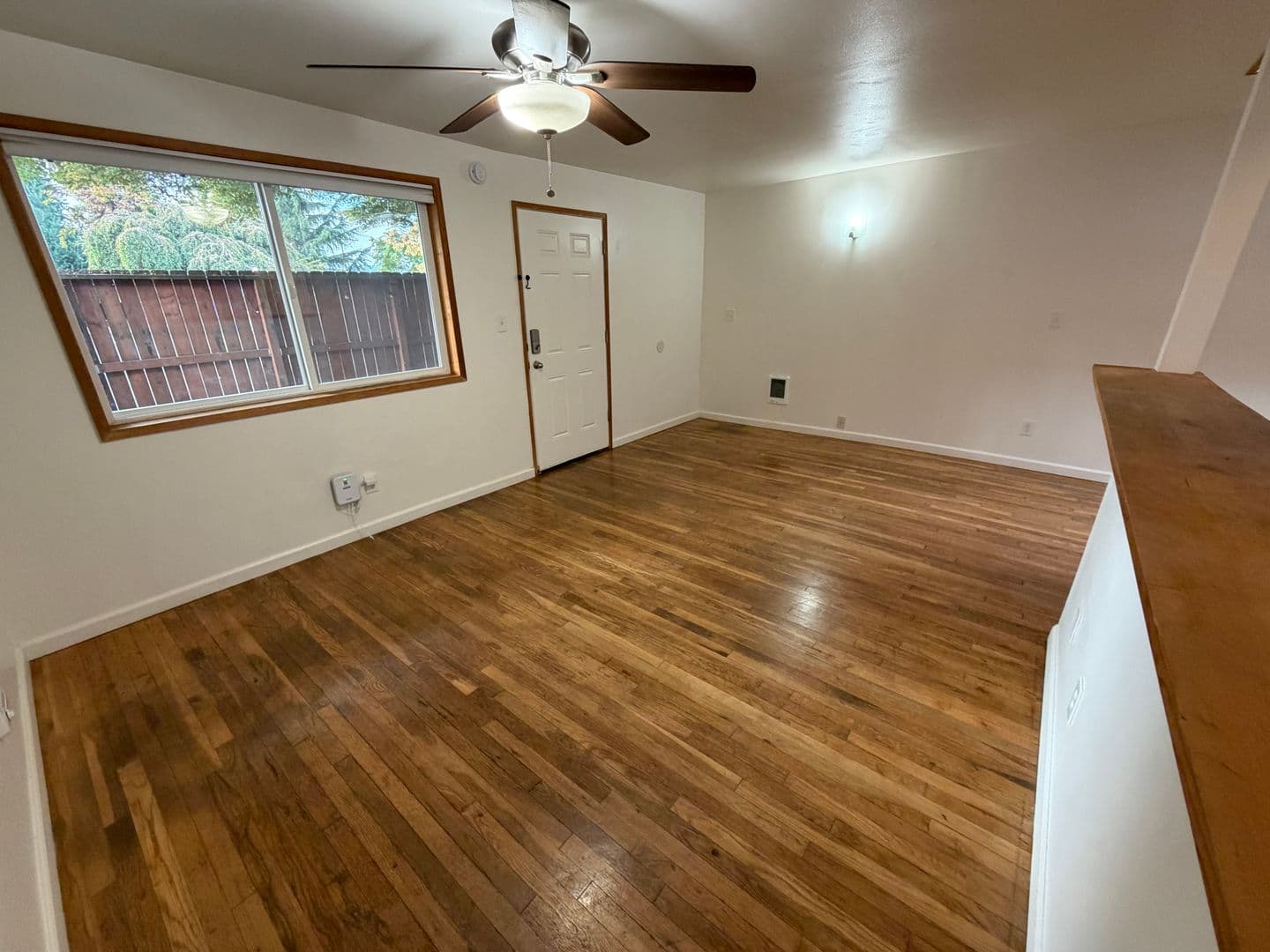 Portland Apartment: SE 27th Ave