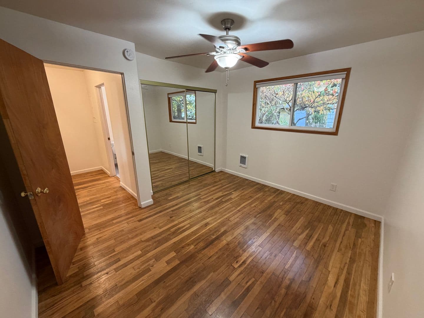 Portland Apartment: SE 27th Ave