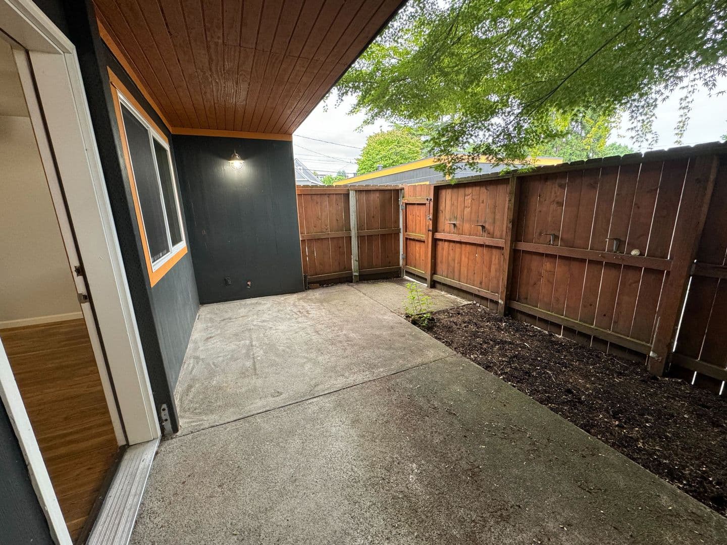 Portland Apartment: SE 27th Ave