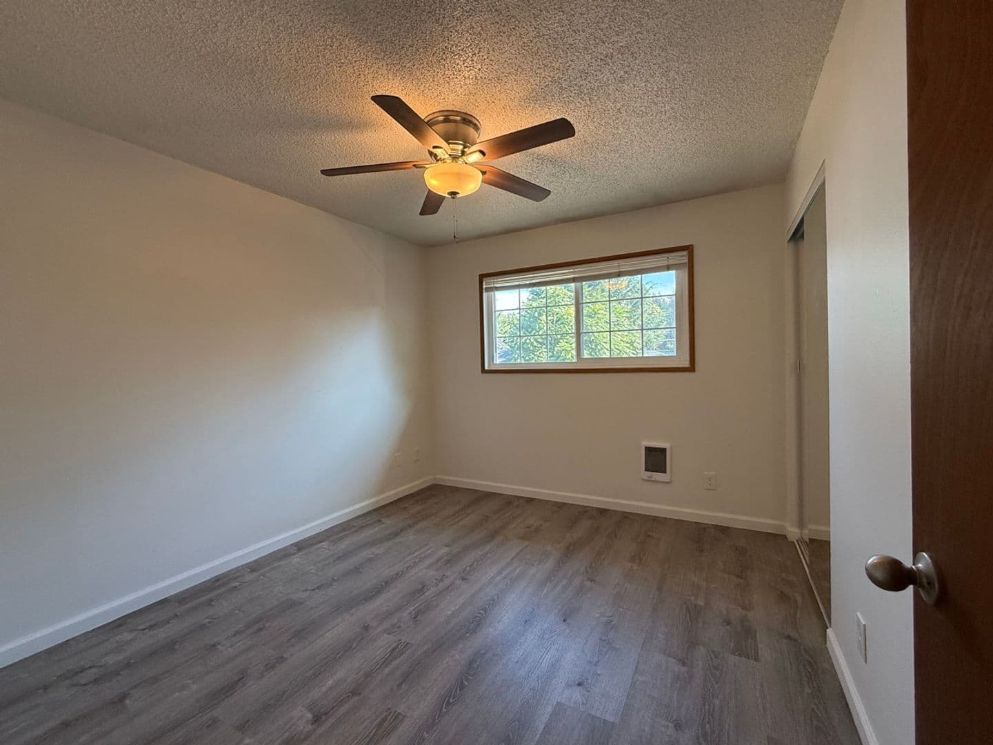 Portland Apartment: SE 40th Ave, 97202