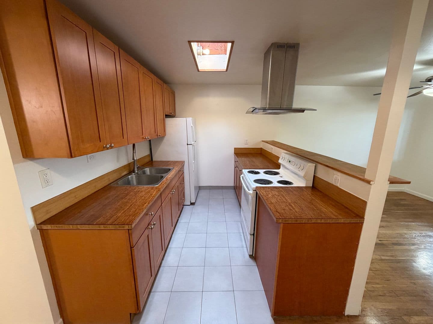 Portland Apartment: SE 27th Ave