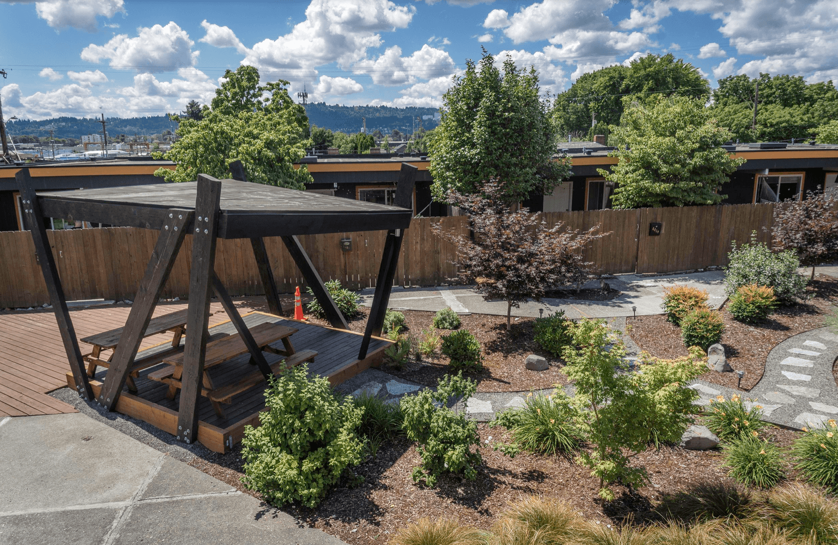 Portland Apartment: SE 27th Ave