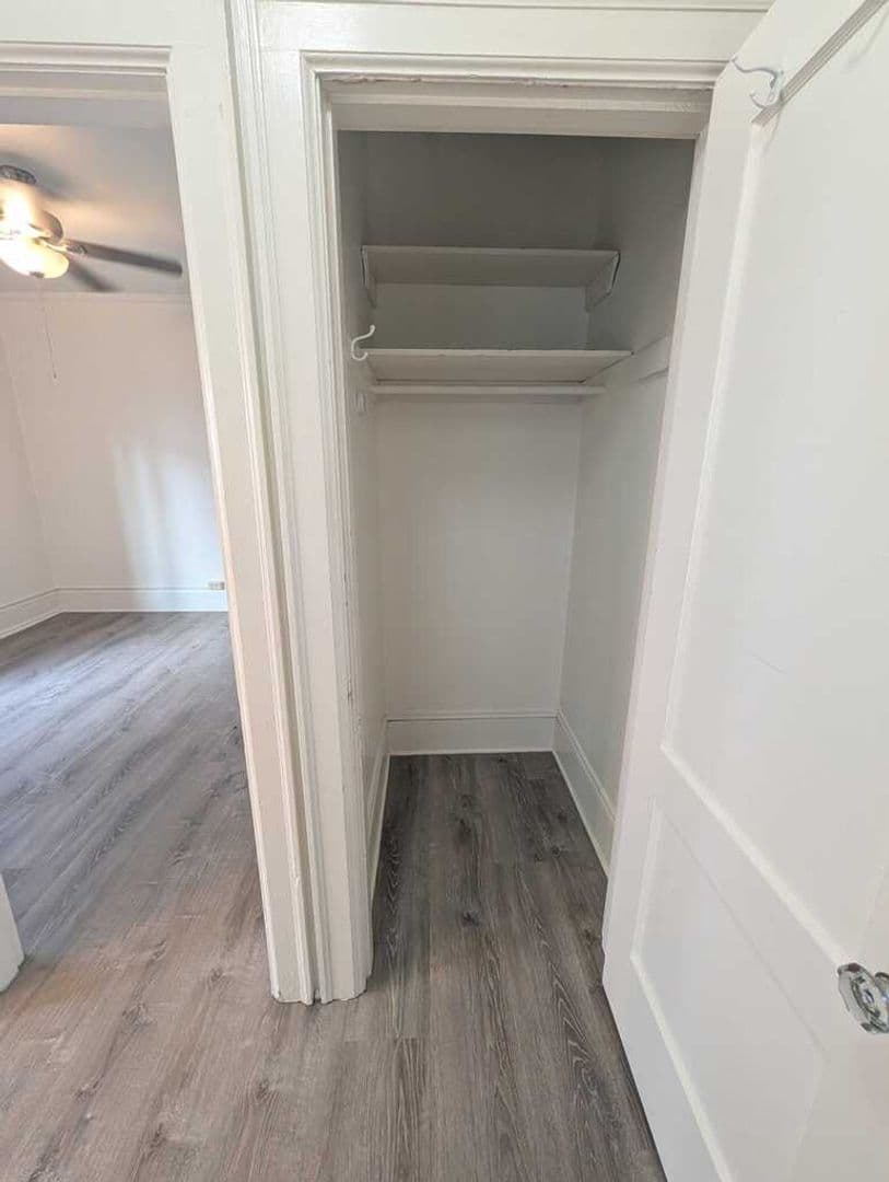 Portland Apartment: 1650 SE Hawthorne Blvd