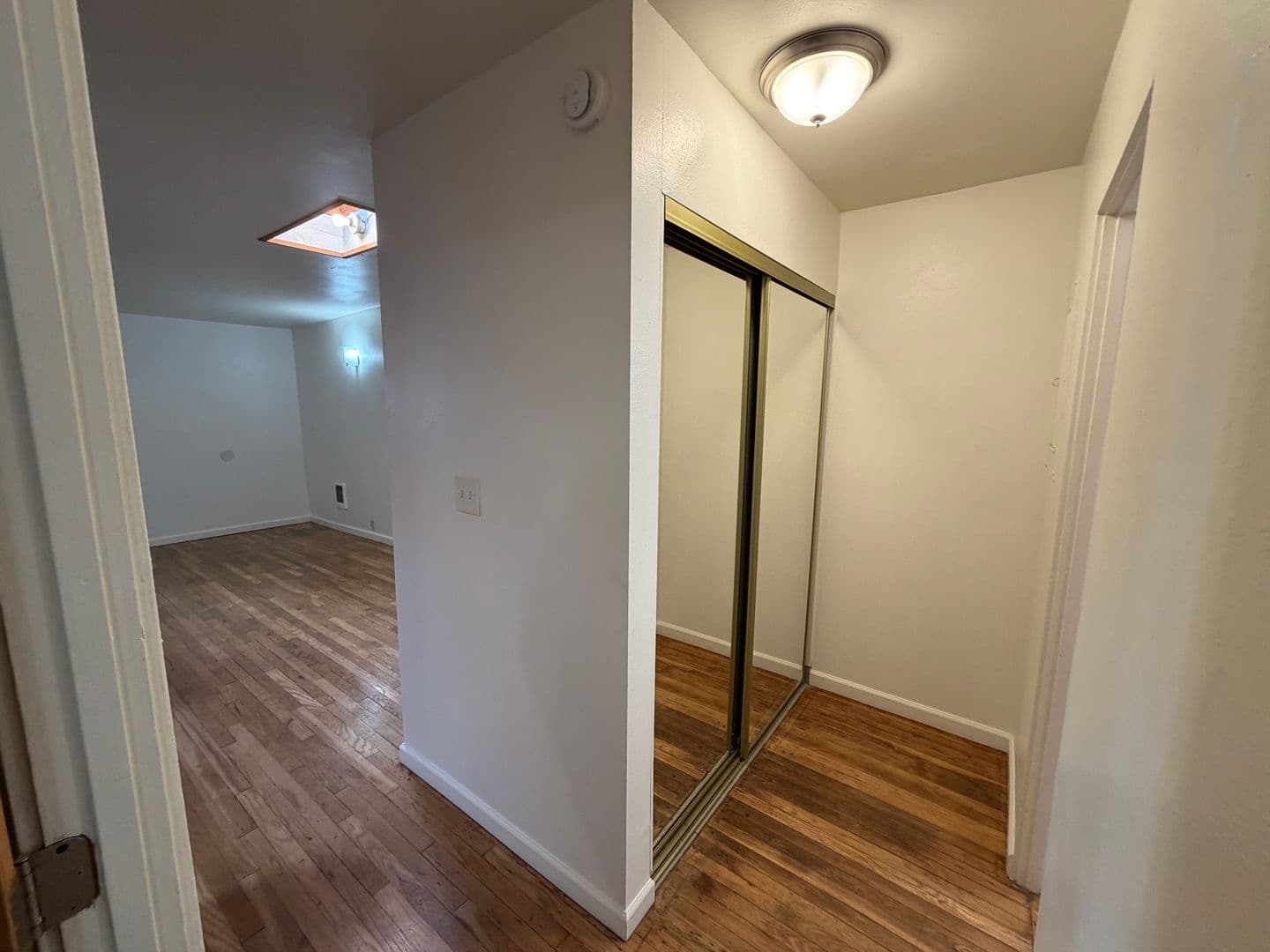 Portland Apartment: SE 27th Ave