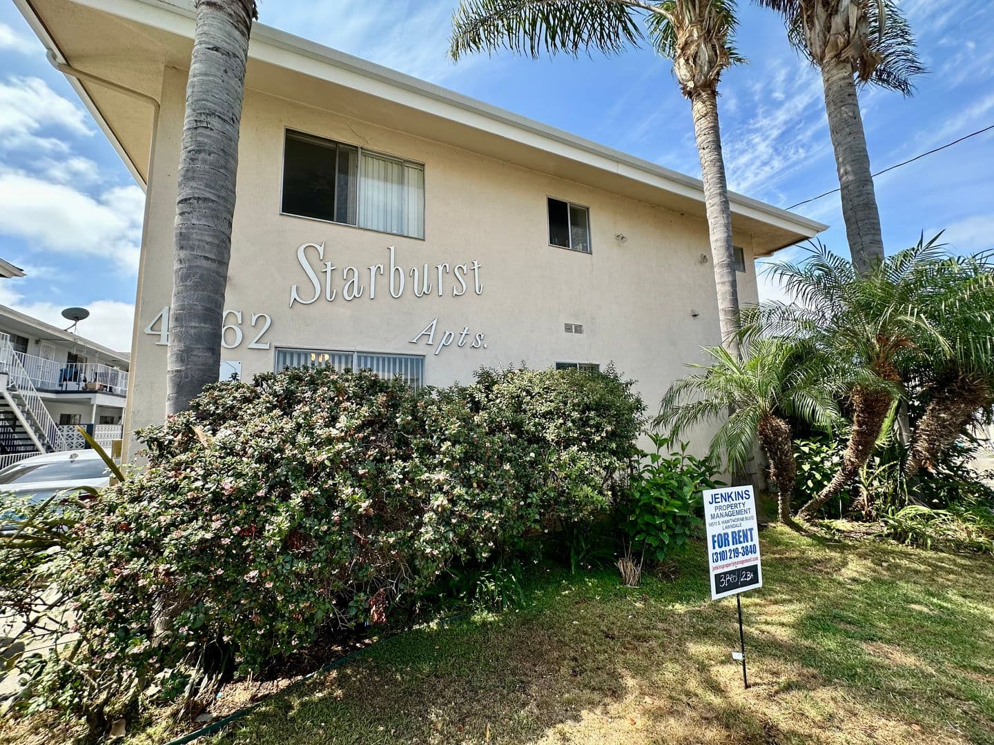 Hawthorne Apartment: 4362 W. 136th Street