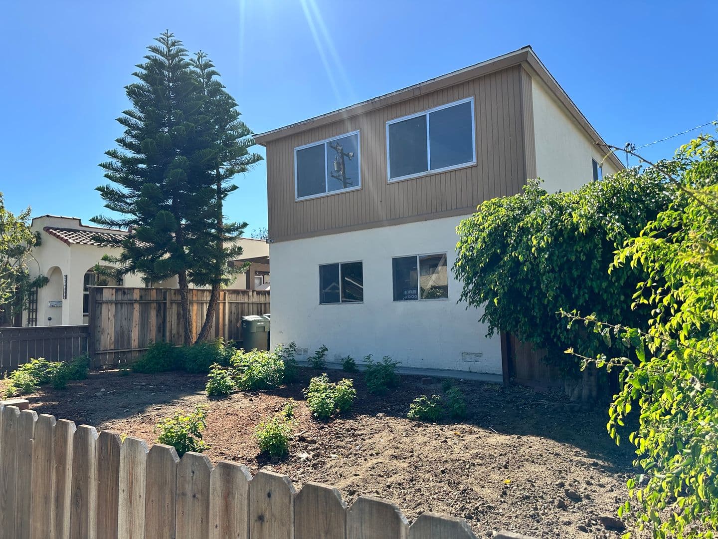 Lomita House: 25405 Cypress Street