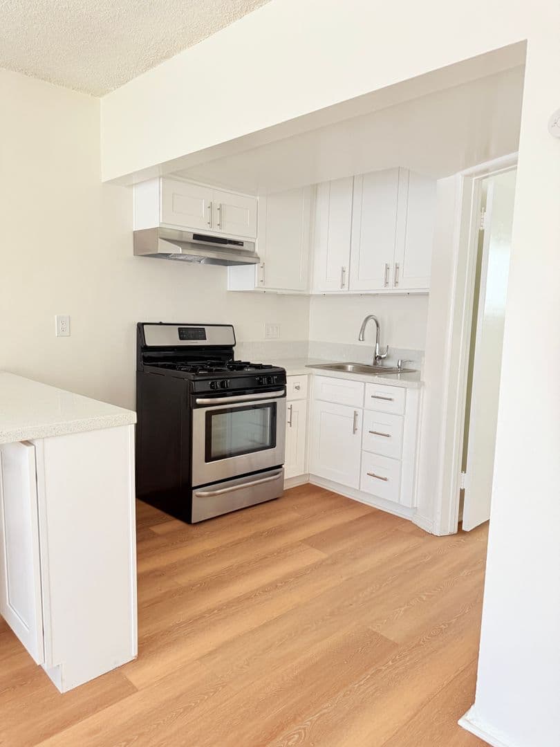 Lawndale Apartment: 4554 W. 173rd Street