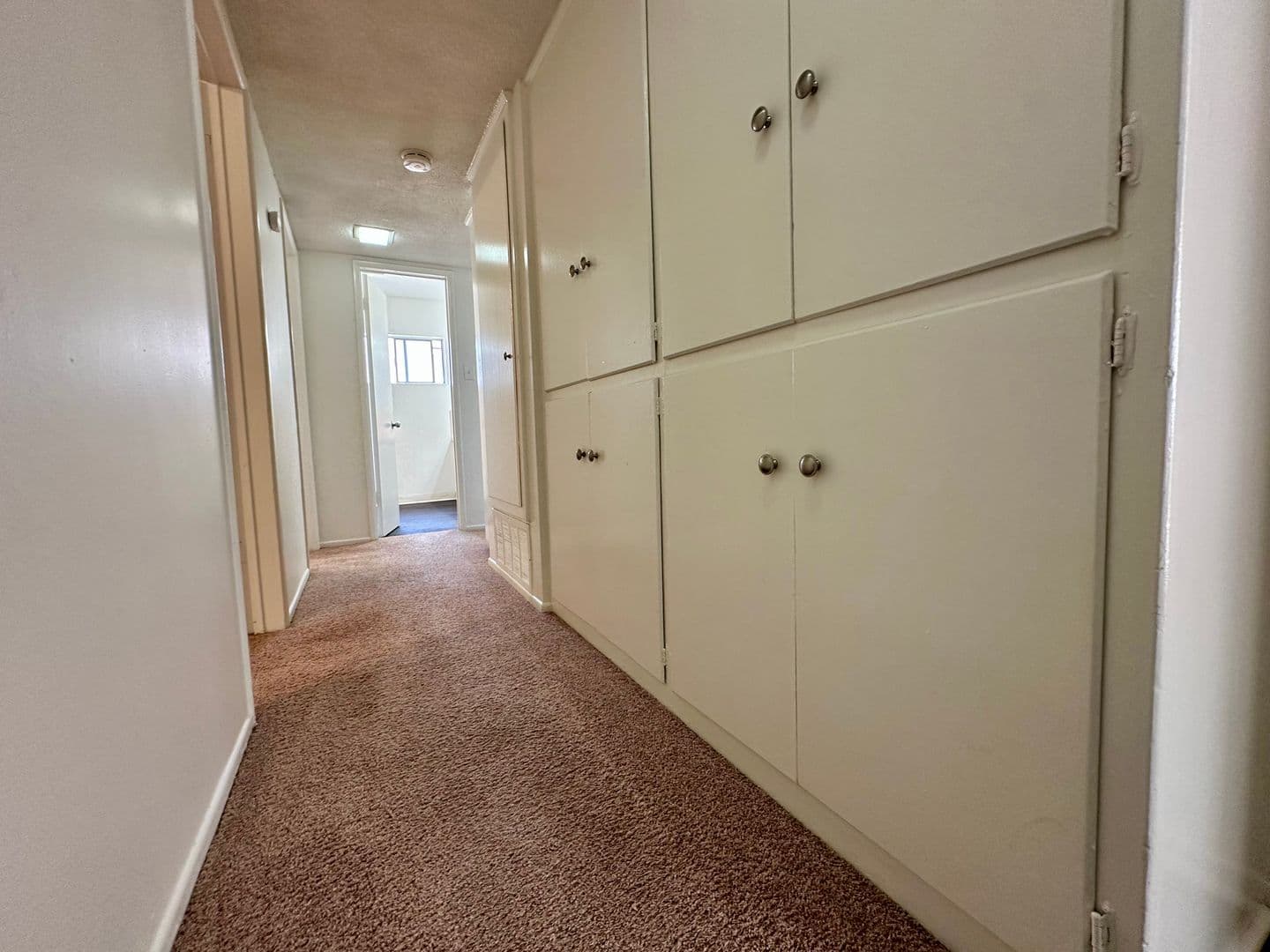 Hawthorne Apartment: 4362 W. 136th Street