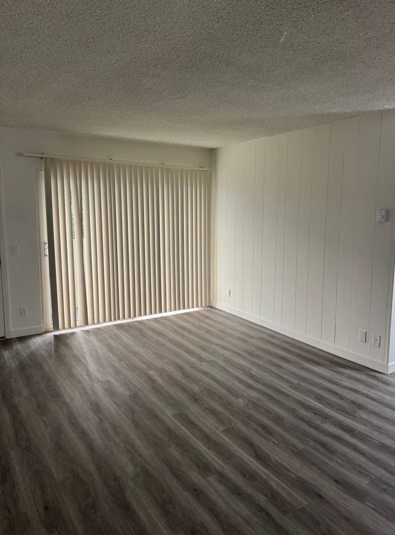 Playa Del Rey Apartment: 8328 Manitoba Street (6%)