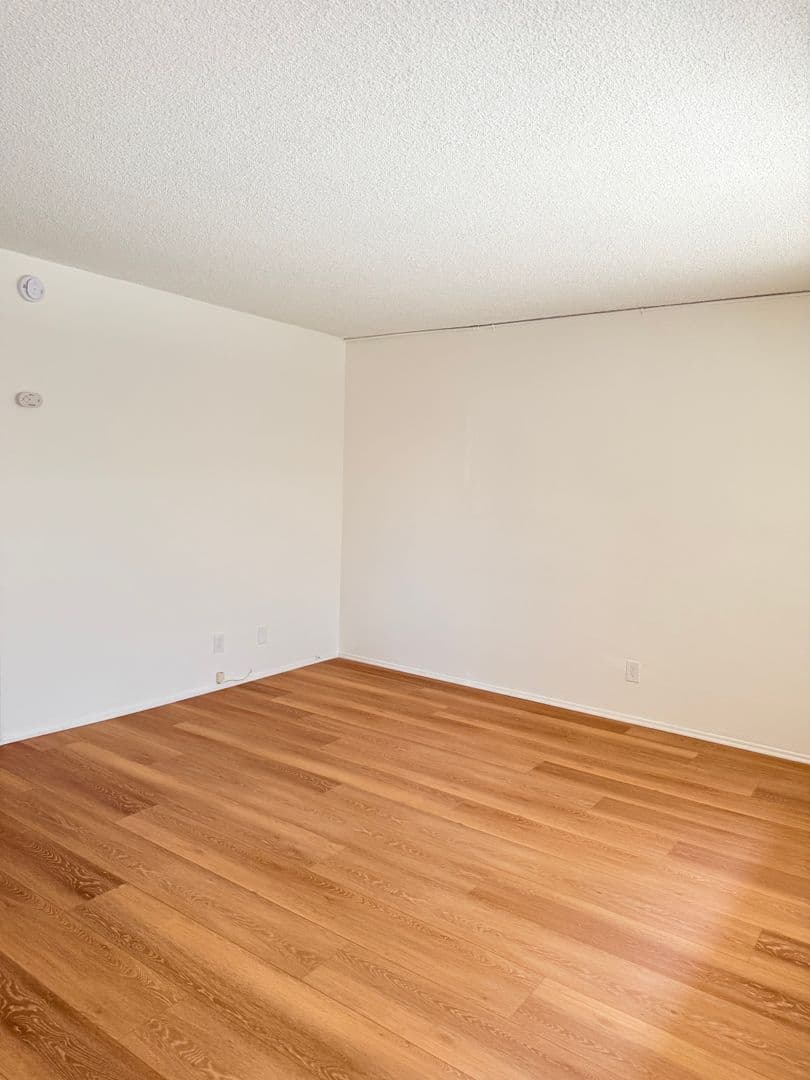 Lawndale Apartment: 4554 W. 173rd Street