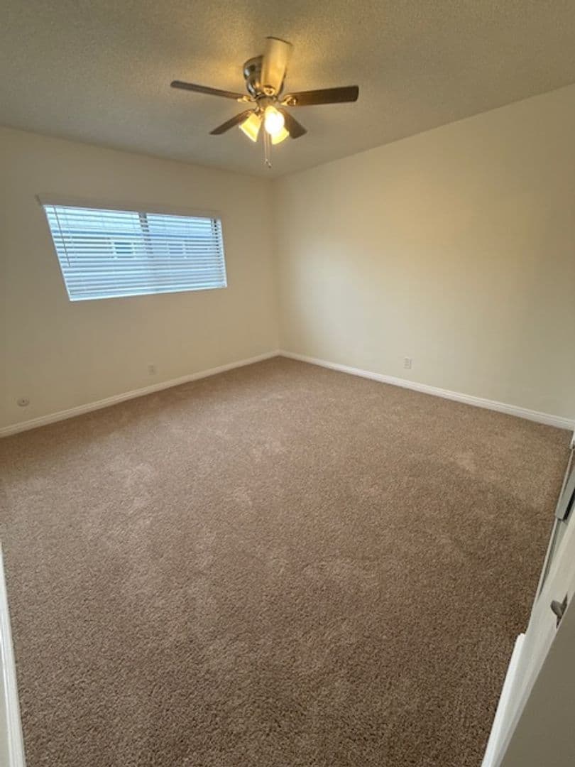 Hawthorne Apartment: 4037 W. 137th Street