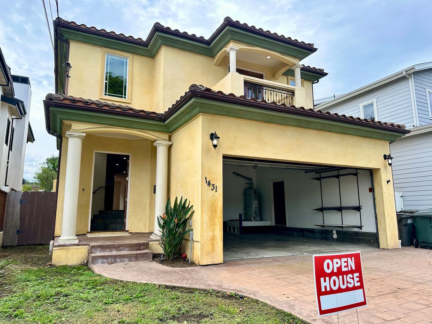 Redondo Beach House: 1431 S. Irena Avenue