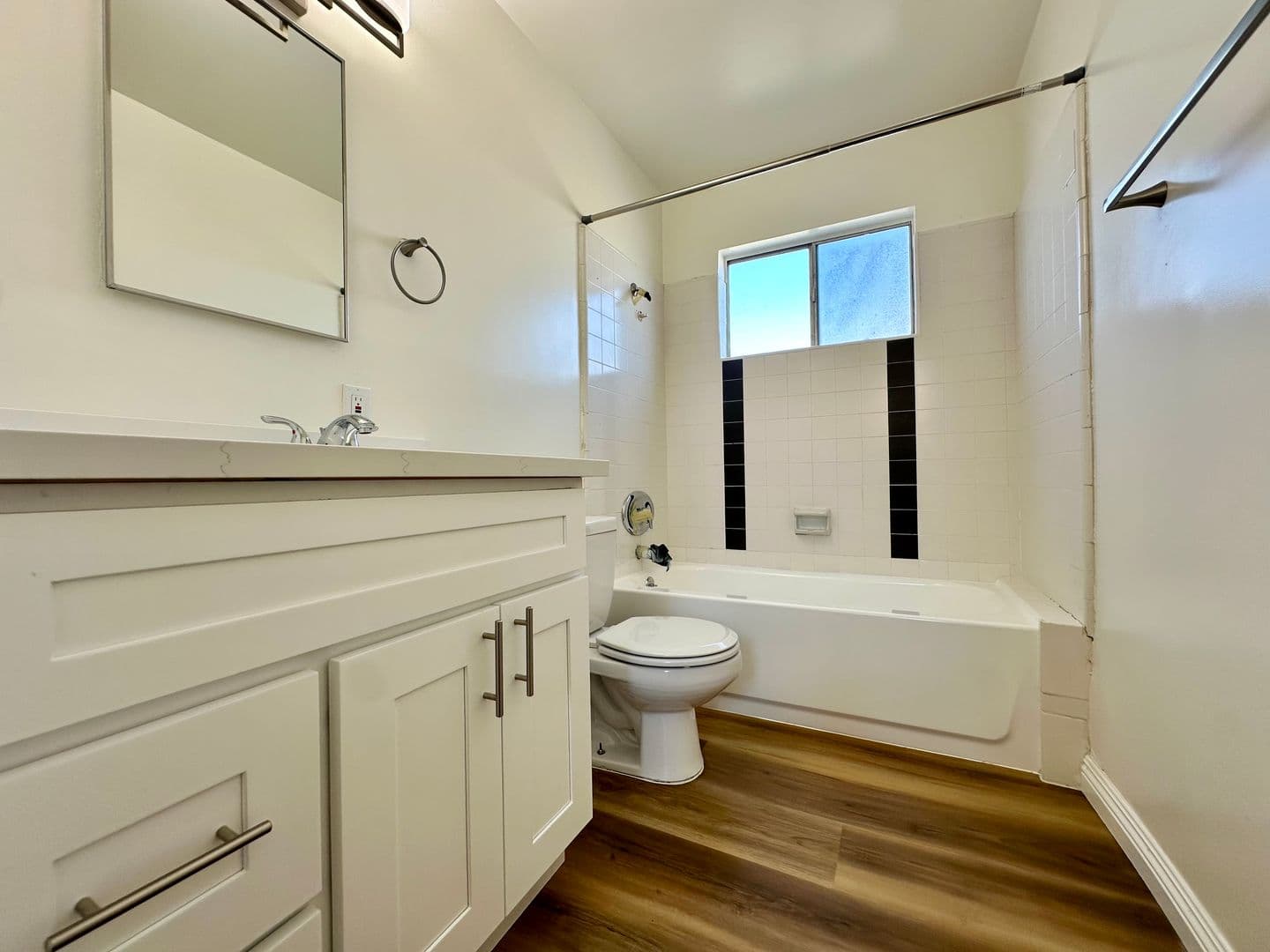 Lomita House: 25405 Cypress Street