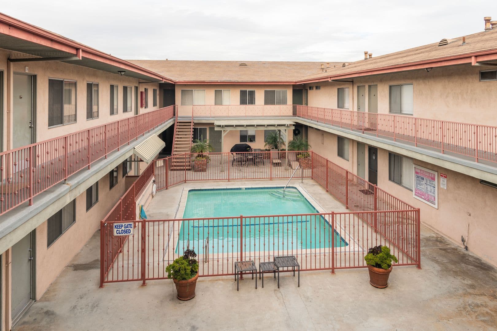Hawthorne Apartment: 4037 W. 137th Street