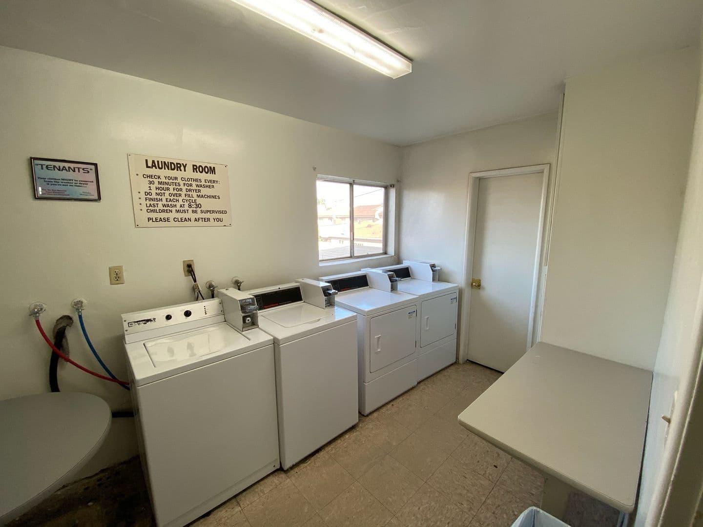 Hawthorne Apartment: 4037 W. 137th Street