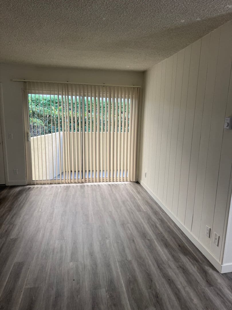 Playa Del Rey Apartment: 8328 Manitoba Street (6%)