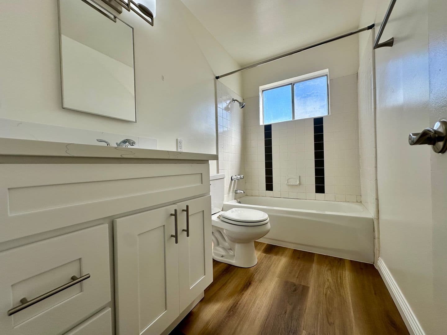 Lomita House: 25405 Cypress Street