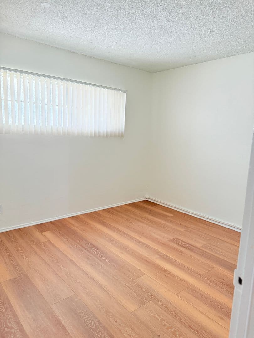 Lawndale Apartment: 4554 W. 173rd Street