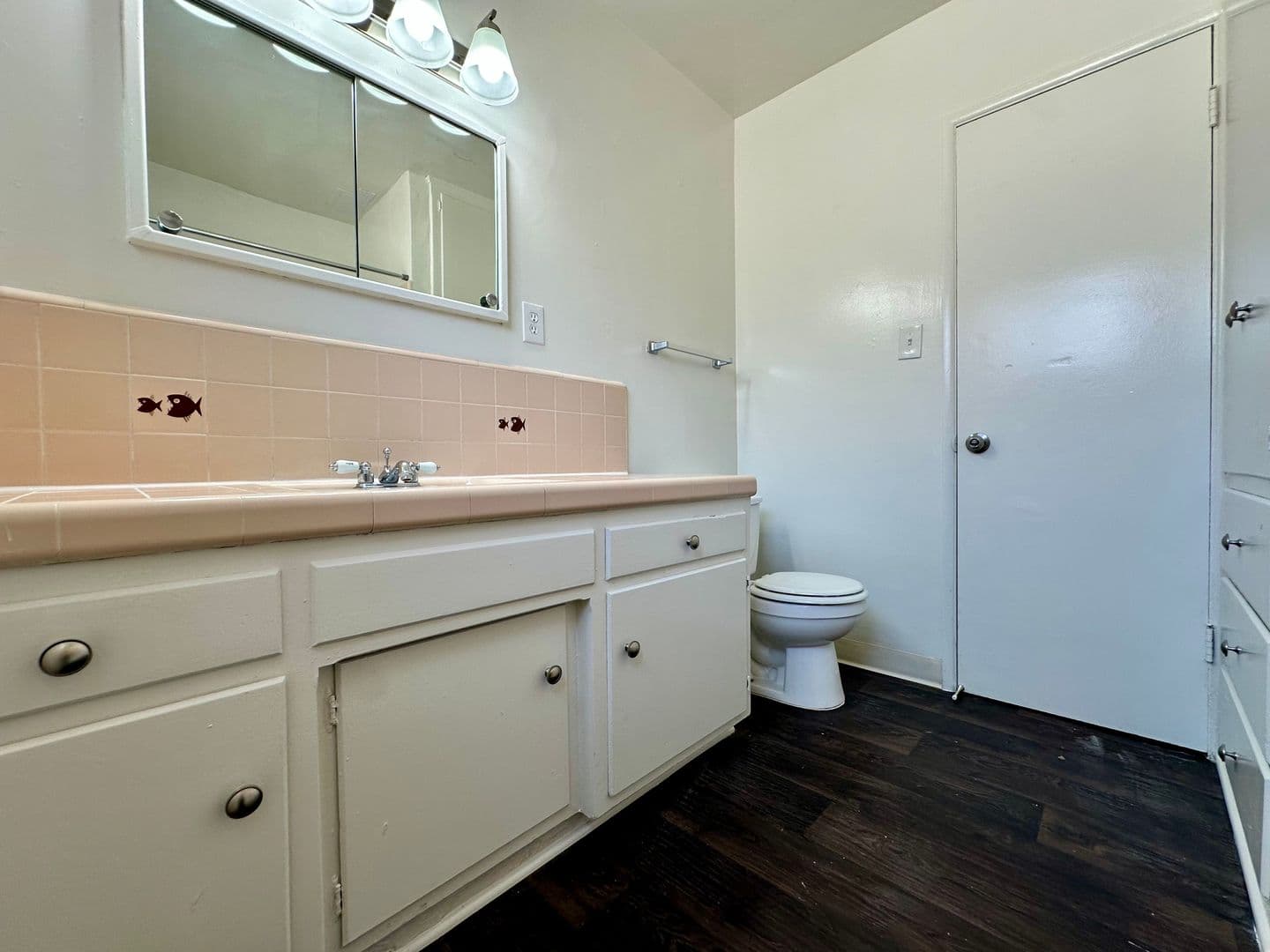 Hawthorne Apartment: 4362 W. 136th Street