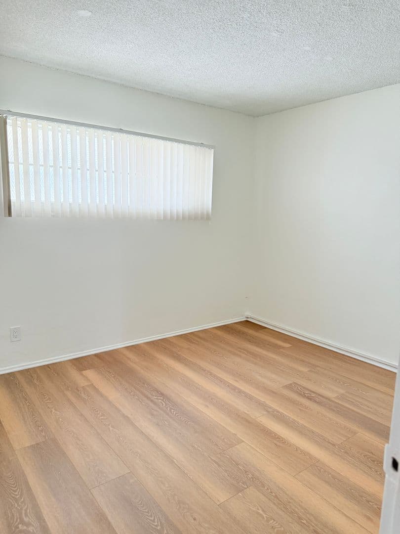 Lawndale Apartment: 4554 W. 173rd Street