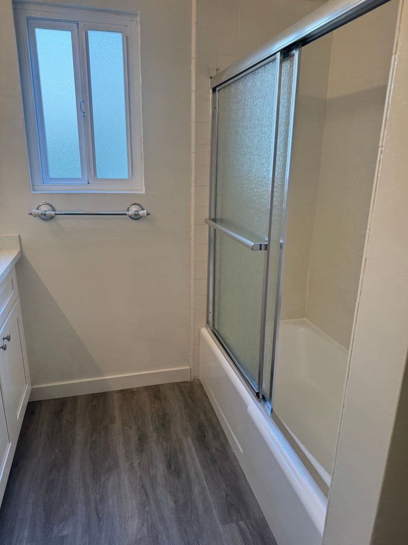 Playa Del Rey Apartment: 8328 Manitoba Street (6%)